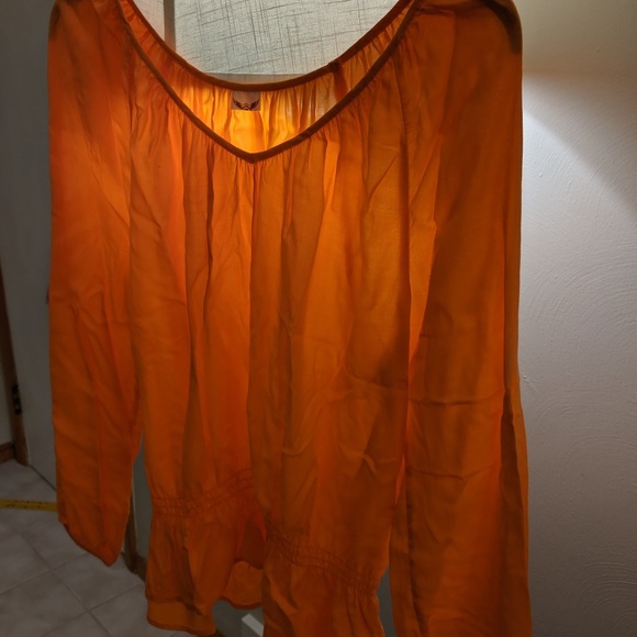 Top - Picture 2 of 2